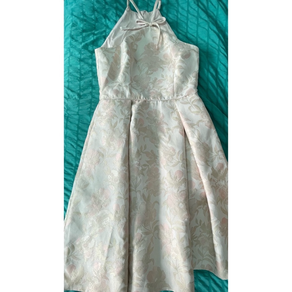 EUC Gal Meets Glam Evelyn Size 4